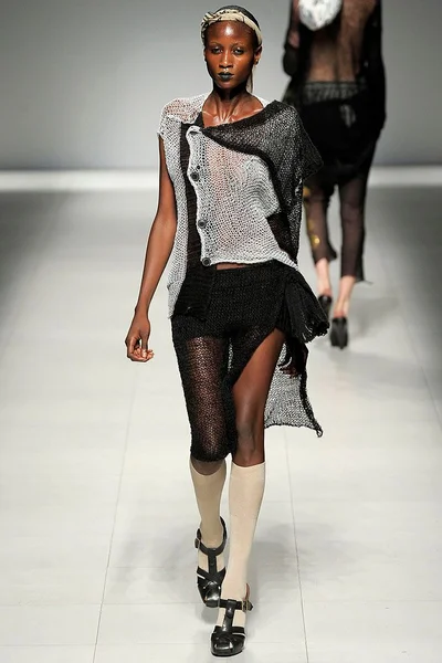 Look 2